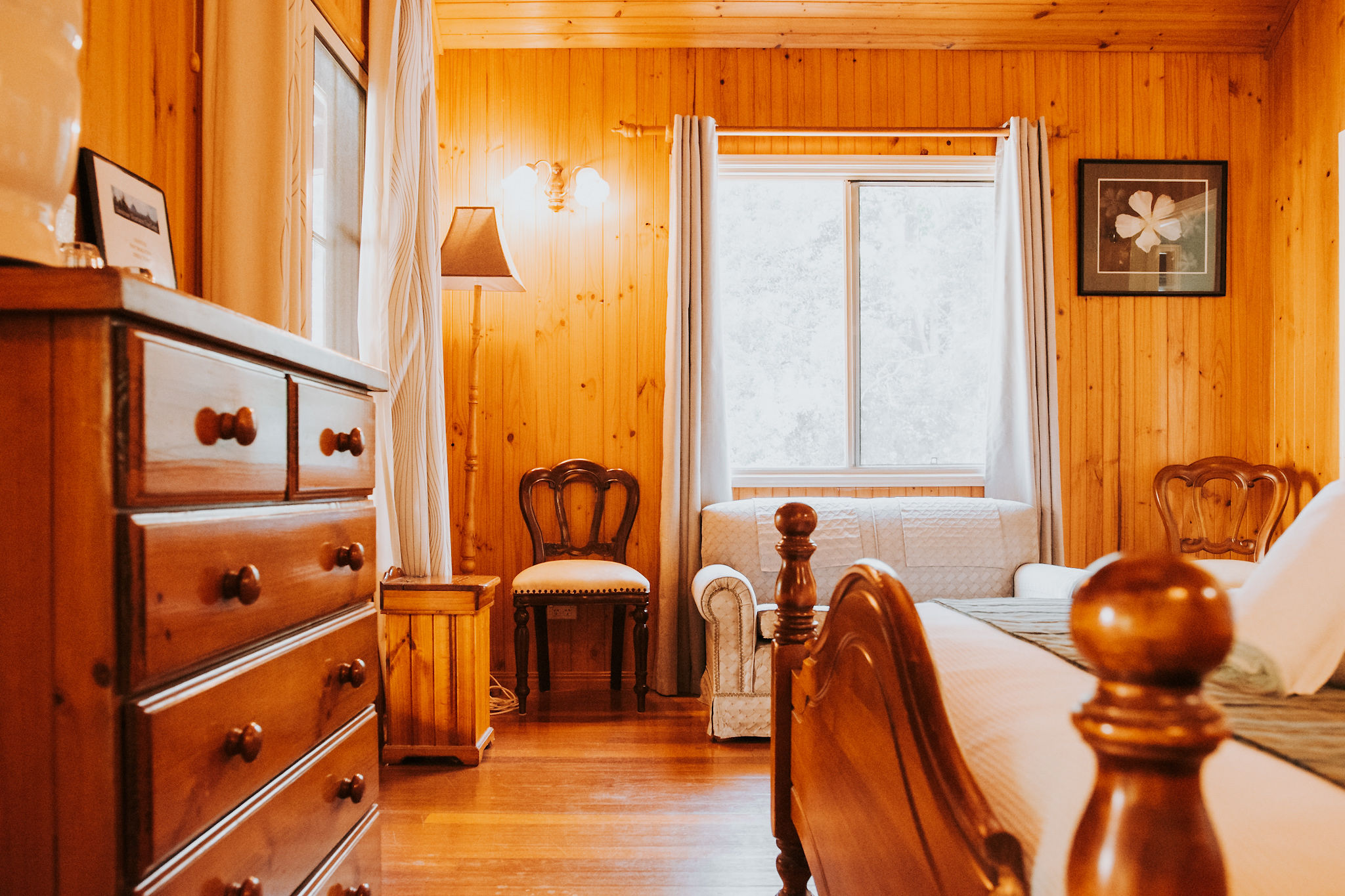 Tibro Room 8